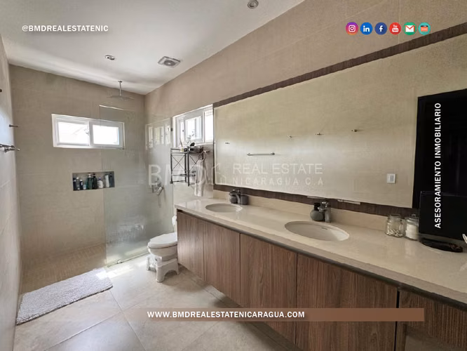 Compra elegancia en esta hermosa casa de dos pisos en Villa Fontana Sur, NG