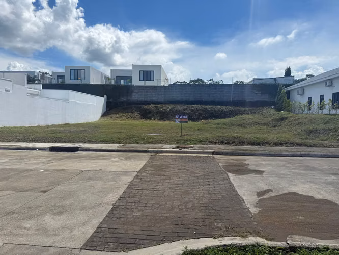 AP-Vendo terreno en Santo Domingo