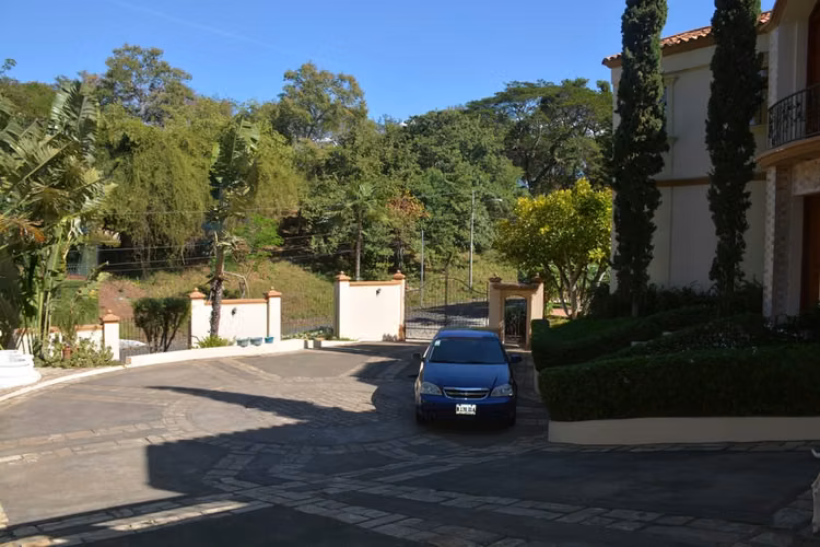 Residencia de Lujo en Carretera Sur |Piscina, Terrazas y Espacios Amplios |Precio U$570,000 dólares - Imagen 6