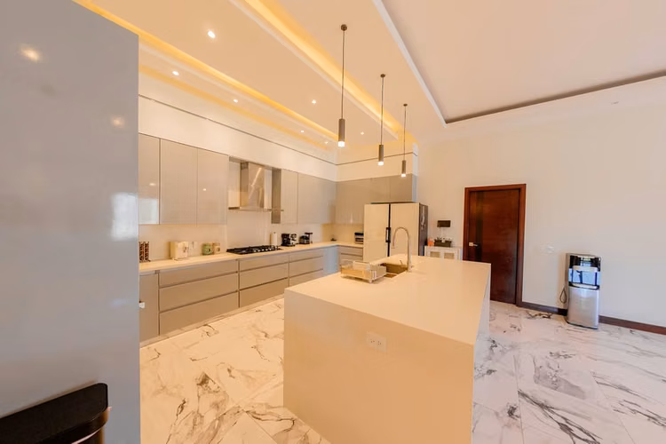 RENTA | Donde el Lujo Vive – Villa Fontana Sur | 4 Suites + Terraza Espectacular | - Imagen 8