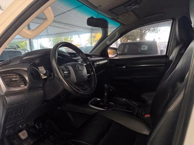 Toyota Hilux SRV año 2017