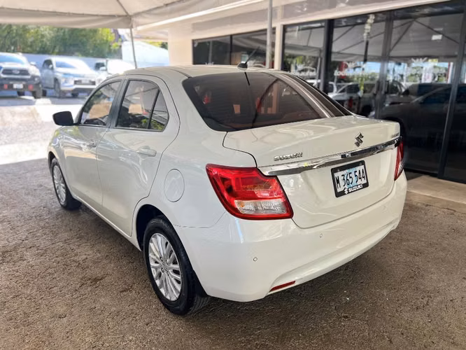 Suzuki DZire año 2023 - Imagen 2