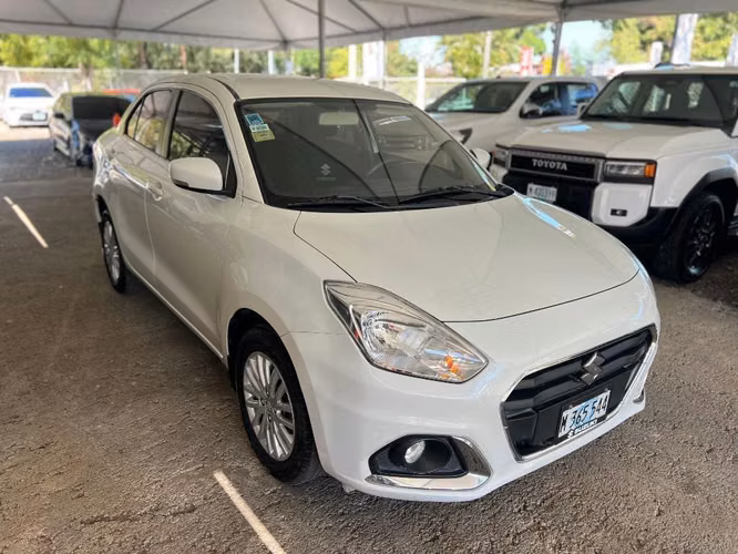 Suzuki DZire año 2023 - Imagen 3