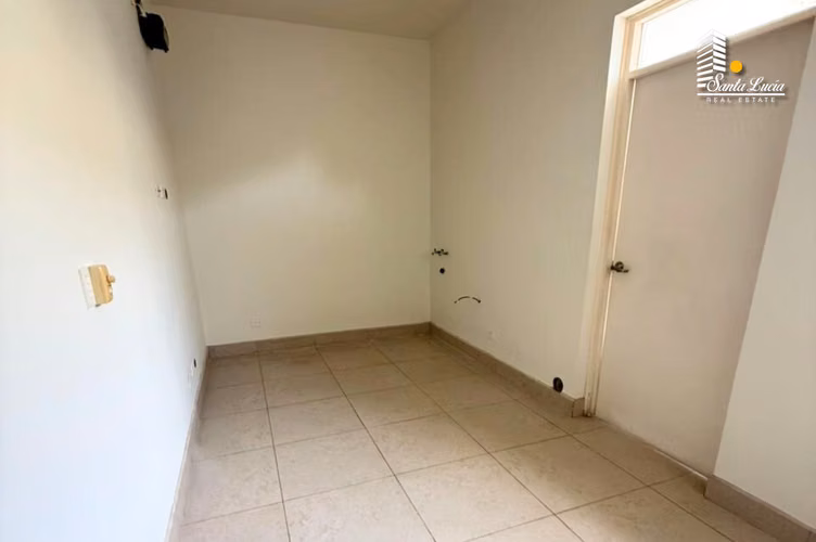  Linda Casa Moderna en Santo Domingo  LL