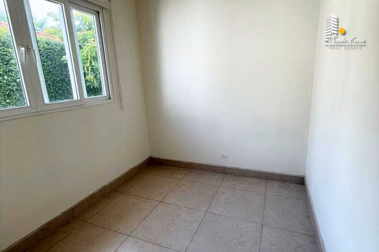  Linda Casa Moderna en Santo Domingo  LL