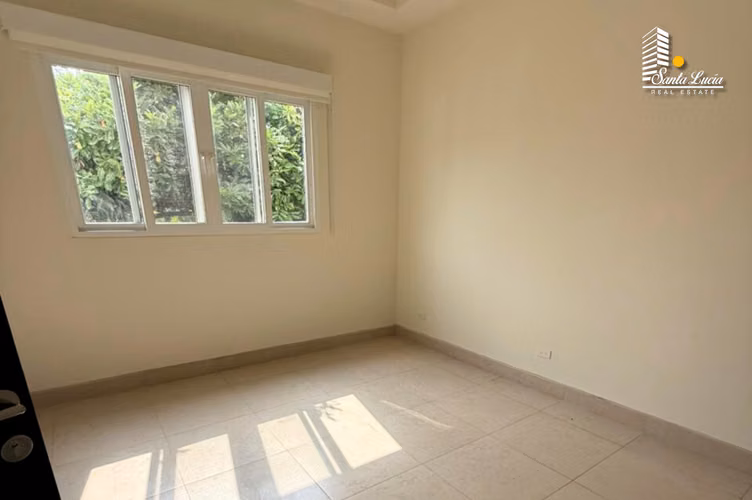  Linda Casa Moderna en Santo Domingo  LL