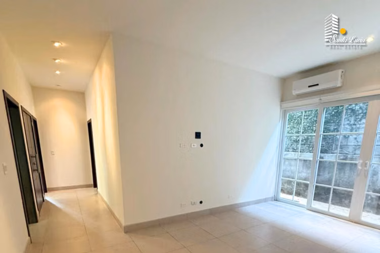  Linda Casa Moderna en Santo Domingo  LL
