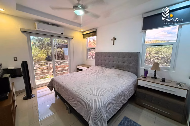  Venta de Hermosa Casa de doble altura en Condominio de Santo Domingo - LL