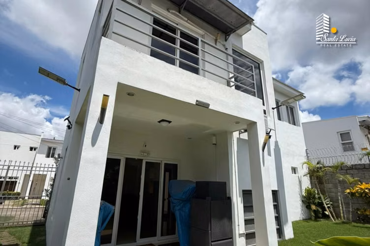  Venta de Hermosa Casa de doble altura en Condominio de Santo Domingo - LL