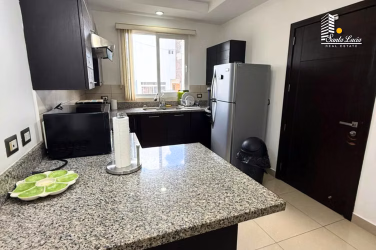  Venta de Hermosa Casa de doble altura en Condominio de Santo Domingo - LL