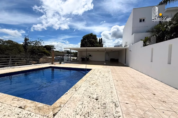  Venta de Hermosa Casa de doble altura en Condominio de Santo Domingo - LL