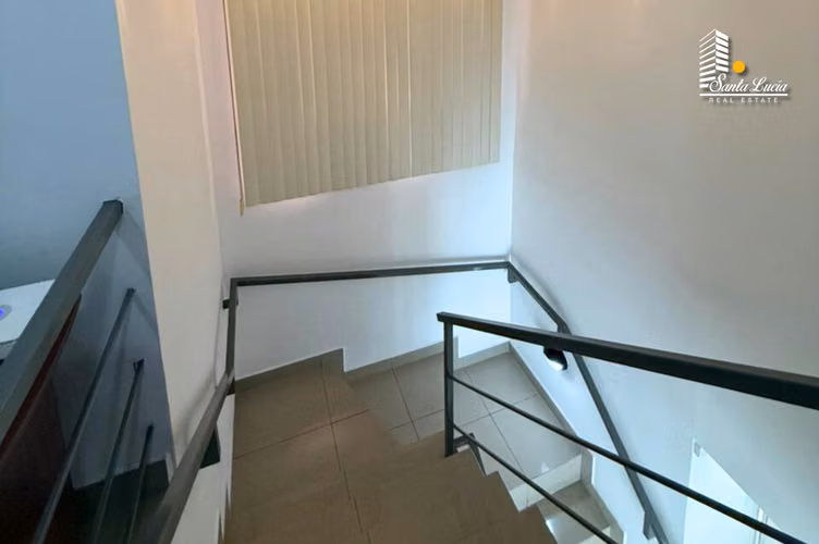  Venta de Hermosa Casa de doble altura en Condominio de Santo Domingo - LL
