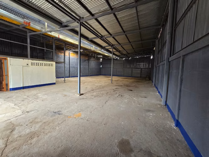 Venta de Bodega ubicada por Rotonda Gueguense