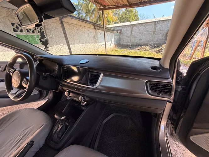 VENDO KIA RIO AÑO 2023 AUTOMÁTICO NITIDO