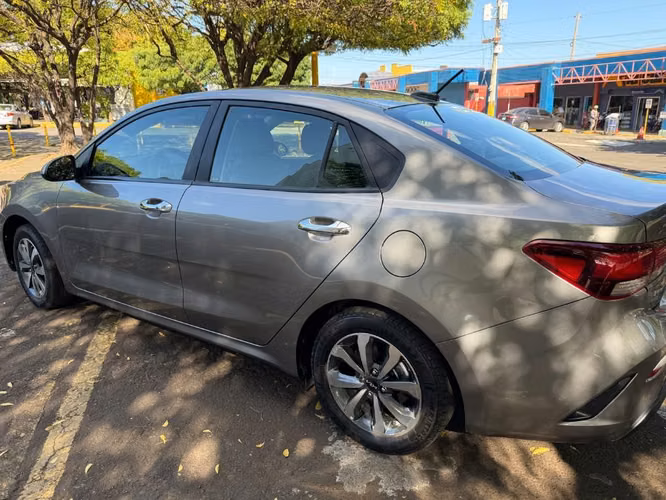 VENDO KIA RIO AÑO 2023 AUTOMÁTICO NITIDO