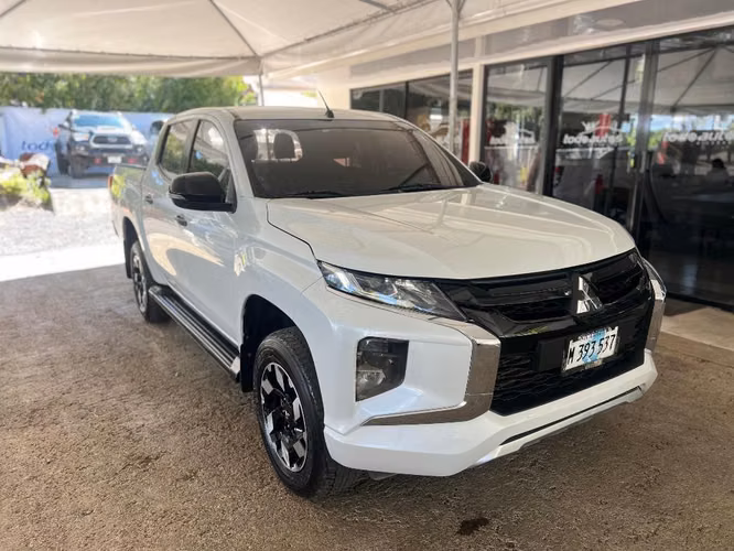 MITSUBISHI L200 AÑO 2024 4x4, MANUAL