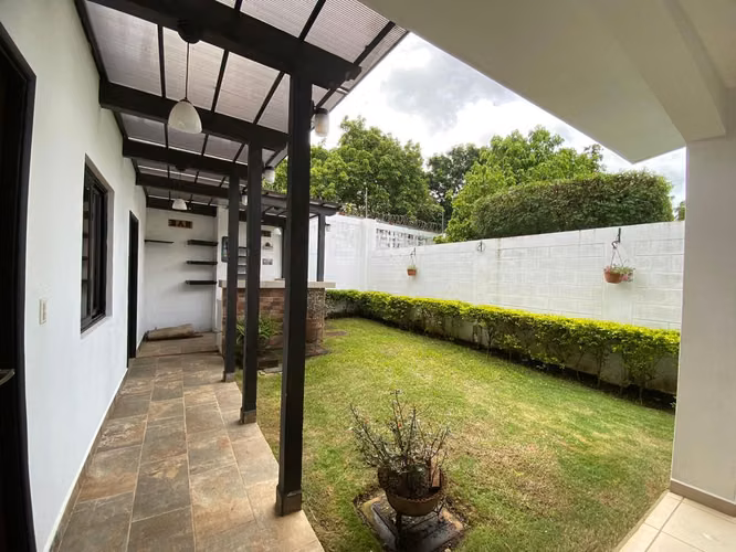 EJ-Vendo casa en Carretera Masaya km 13