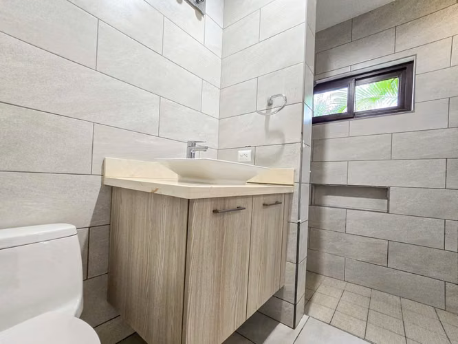 Exclusividad y Lujo en Santo Domingo – Casa en Condominio