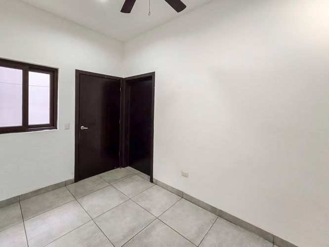 Exclusividad y Lujo en Santo Domingo – Casa en Condominio