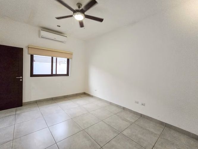 Exclusividad y Lujo en Santo Domingo – Casa en Condominio