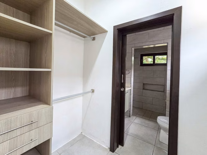 Exclusividad y Lujo en Santo Domingo – Casa en Condominio