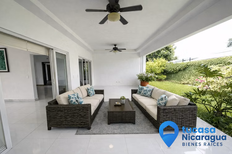 Rento Casa Moderna Nueva en Las Colinas - Imagen 5