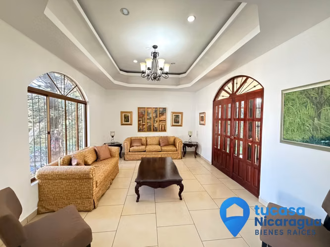 Rento Casa Amueblada en Santo Domingo – 5 Habitaciones | Piscina Privada | Finos Acabados