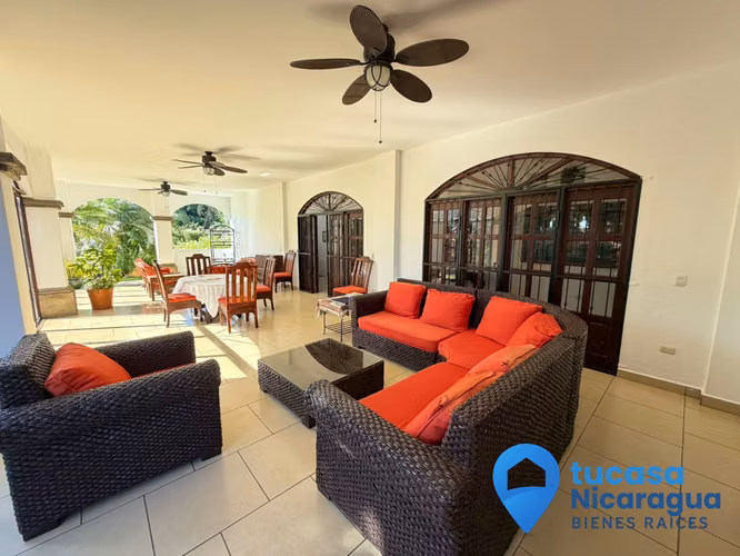 Rento Casa Amueblada en Santo Domingo – 5 Habitaciones | Piscina Privada | Finos Acabados