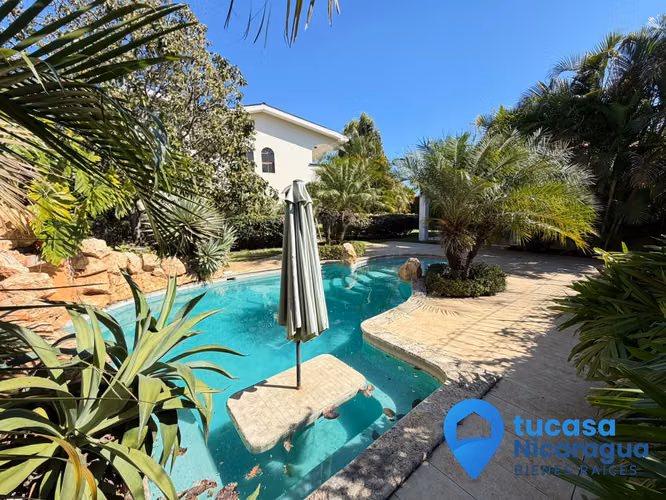 Rento Casa Amueblada en Santo Domingo – 5 Habitaciones | Piscina Privada | Finos Acabados