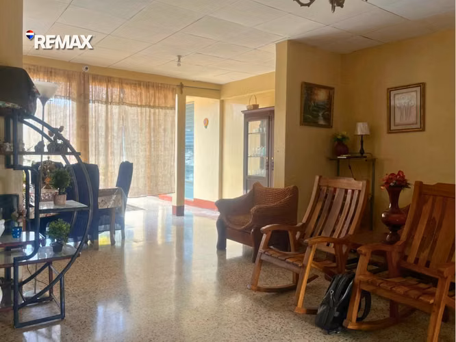 Amplia Casa Multipropósito en Reparto Las Palmas