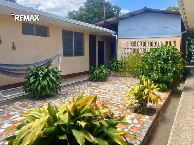 Amplia Casa Multipropósito en Reparto Las Palmas