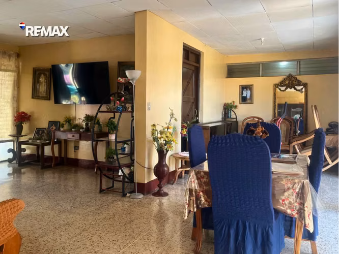 Amplia Casa Multipropósito en Reparto Las Palmas