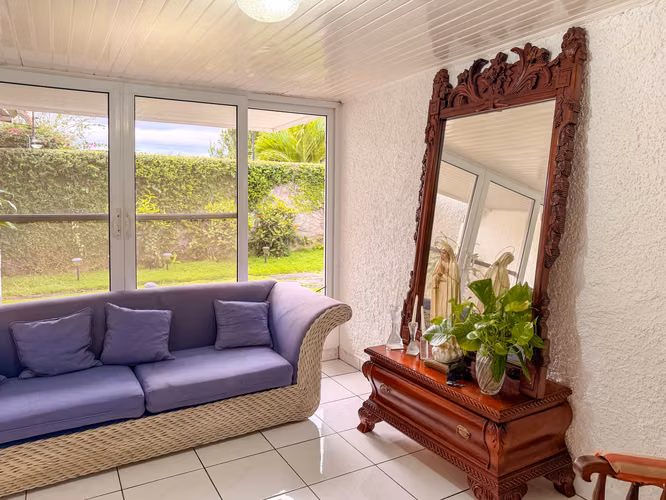 KC-Hermosa Casa en Venta con Piscina en Altos de Santo Domingo