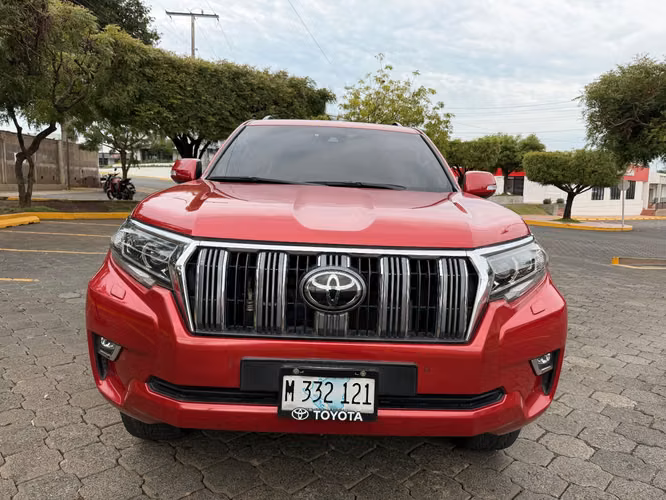 TOYOTA PRADO VX 