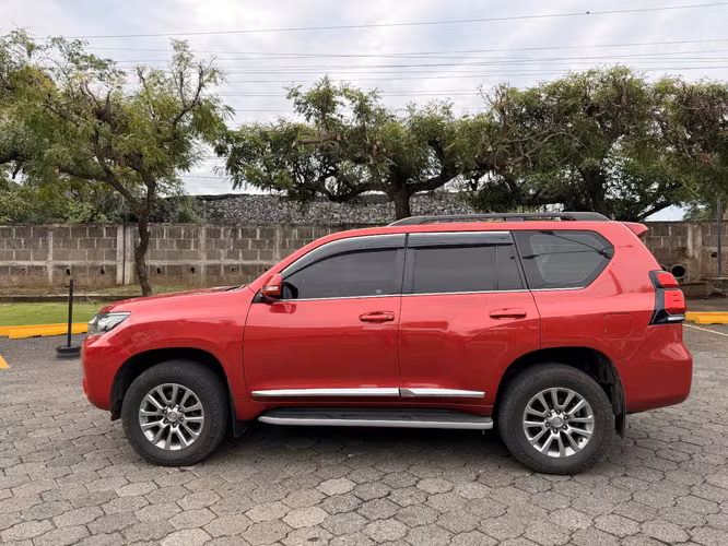 TOYOTA PRADO VX 