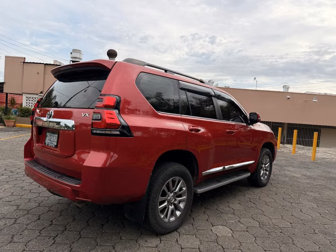 TOYOTA PRADO VX 