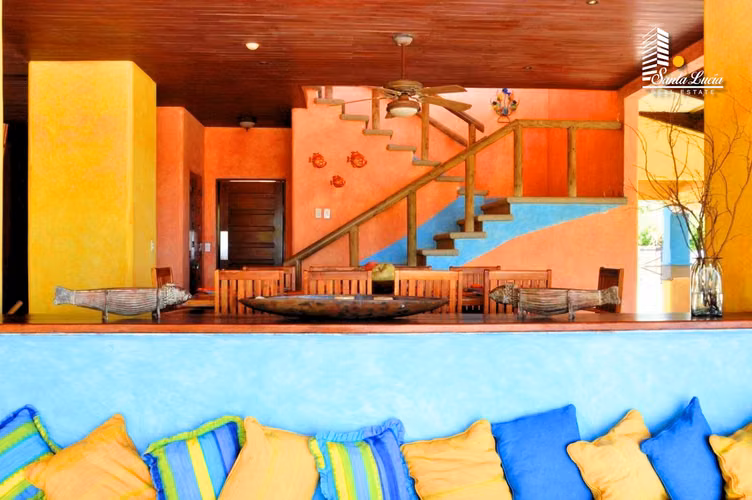  Se vende hermosa casa frente al mar  LL