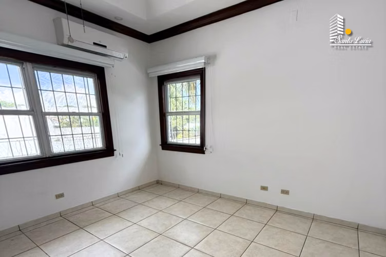  Linda Casa en La Estancia de Santo Domingo  LL