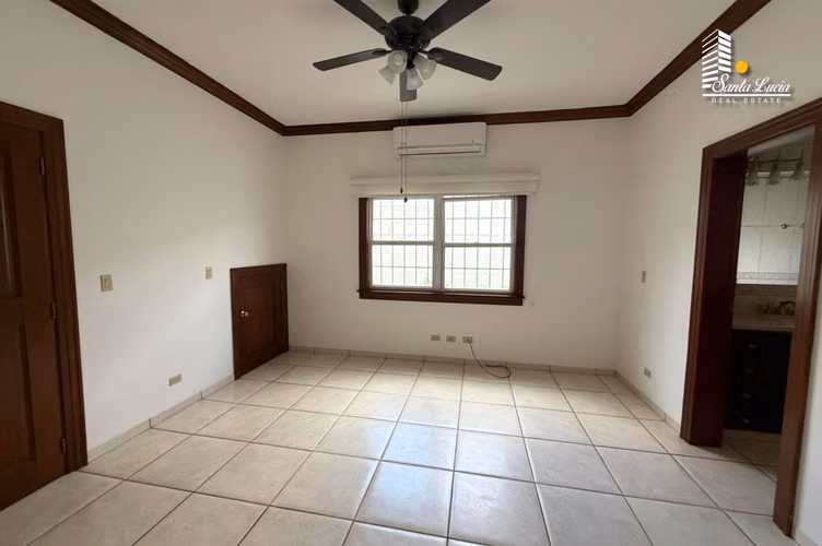  Linda Casa en La Estancia de Santo Domingo  LL