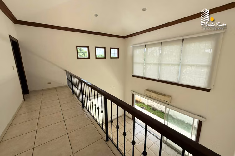  Linda Casa en La Estancia de Santo Domingo  LL
