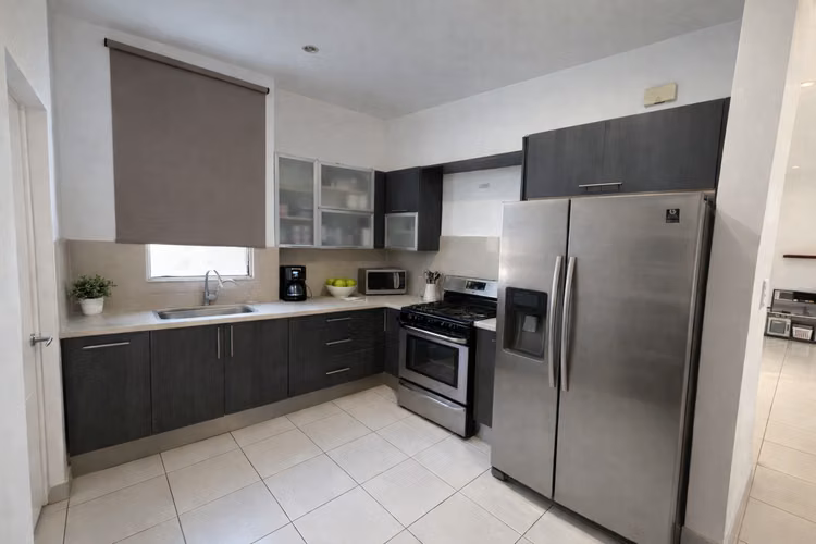 Rento Casa  en Las Colinas condominio