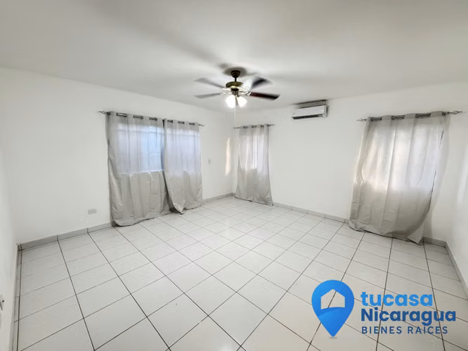 Rento Casa Grande de Una Planta – 3 Habitaciones | Techos Altos | Condominio Seguro - Imagen 9