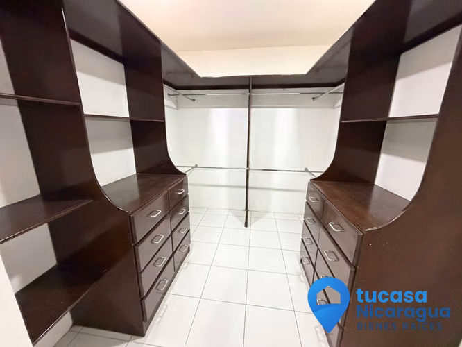Rento Casa Grande de Una Planta – 3 Habitaciones | Techos Altos | Condominio Seguro - Imagen 12