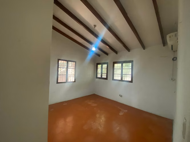 Se renta casa en carretera a Masaya, estilo campestre.