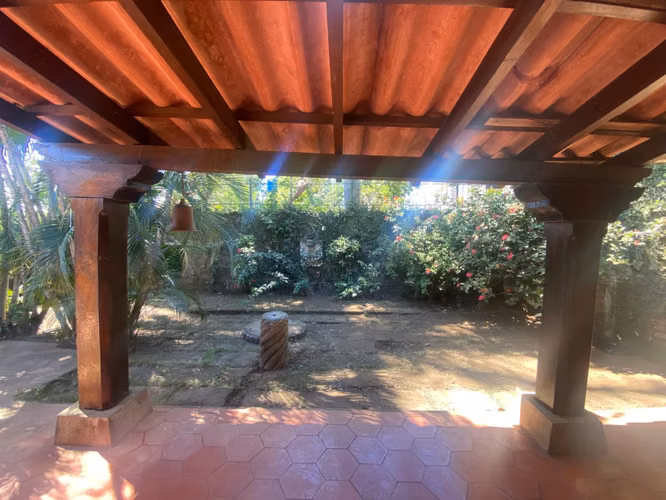 Se renta casa en carretera a Masaya, estilo campestre.