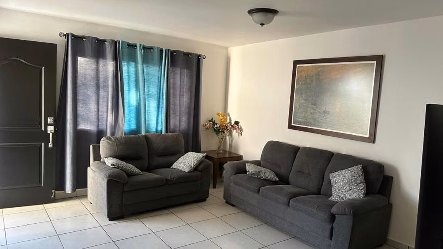 Se Renta Casa Amoblada en precioso Condominio.