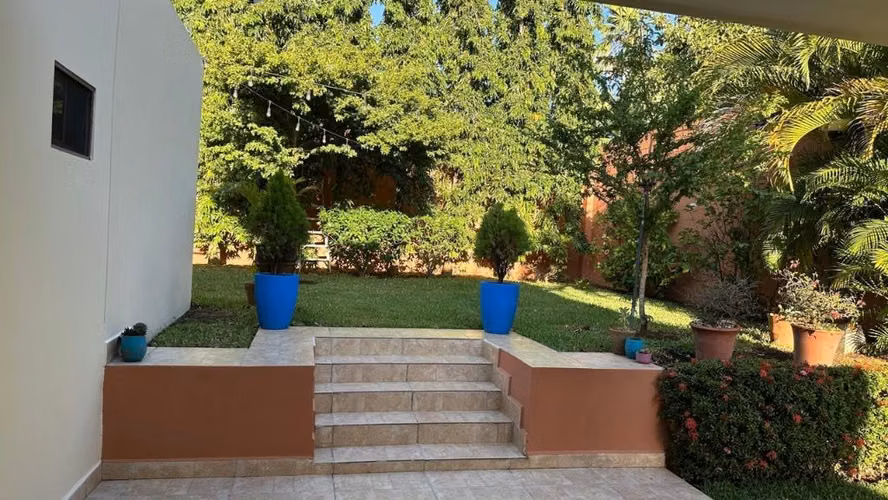 Se Renta Casa Amoblada en precioso Condominio.