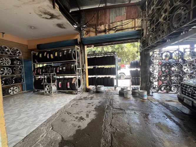 Edificio Comercial en Venta en el Mercado Orientalm- Zona Comercial Premium - Imagen 3