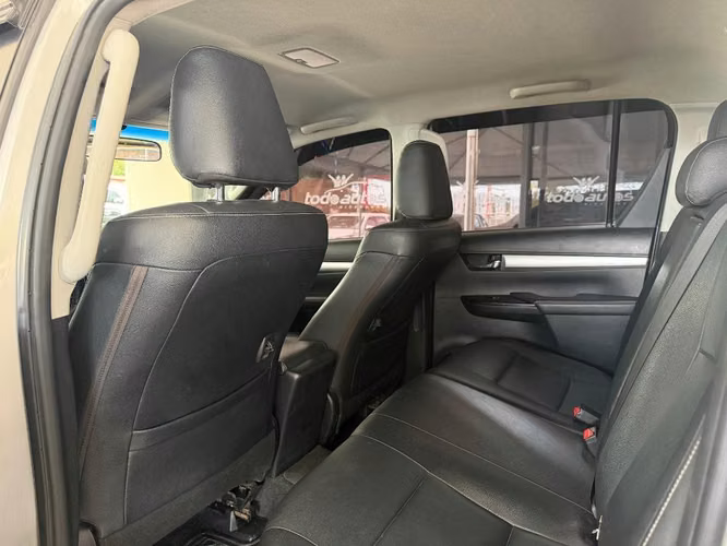 Toyota Hilux SRV año 2019