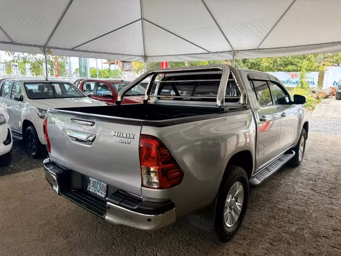 Toyota Hilux SRV año 2019